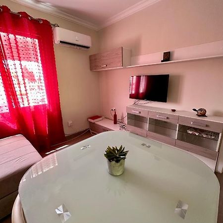 Precioso Apartamento 3 Dormitorios, Aire Acondicionado Menos 10 Min A Pie Feria Jerez De La Frontera Exterior photo